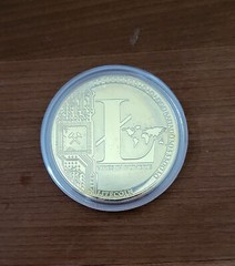 Litecoin V2 Novelty Lucky Heads Tails Challenge Coin Very Nice USA Seller