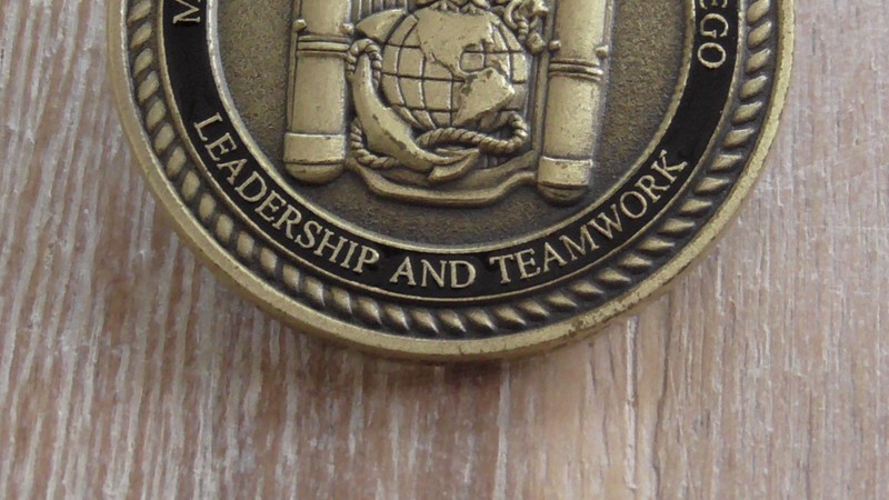 USMC MCRD San Diego Marine Corps Recruit Depot Challenge Coin #F307 gallery
