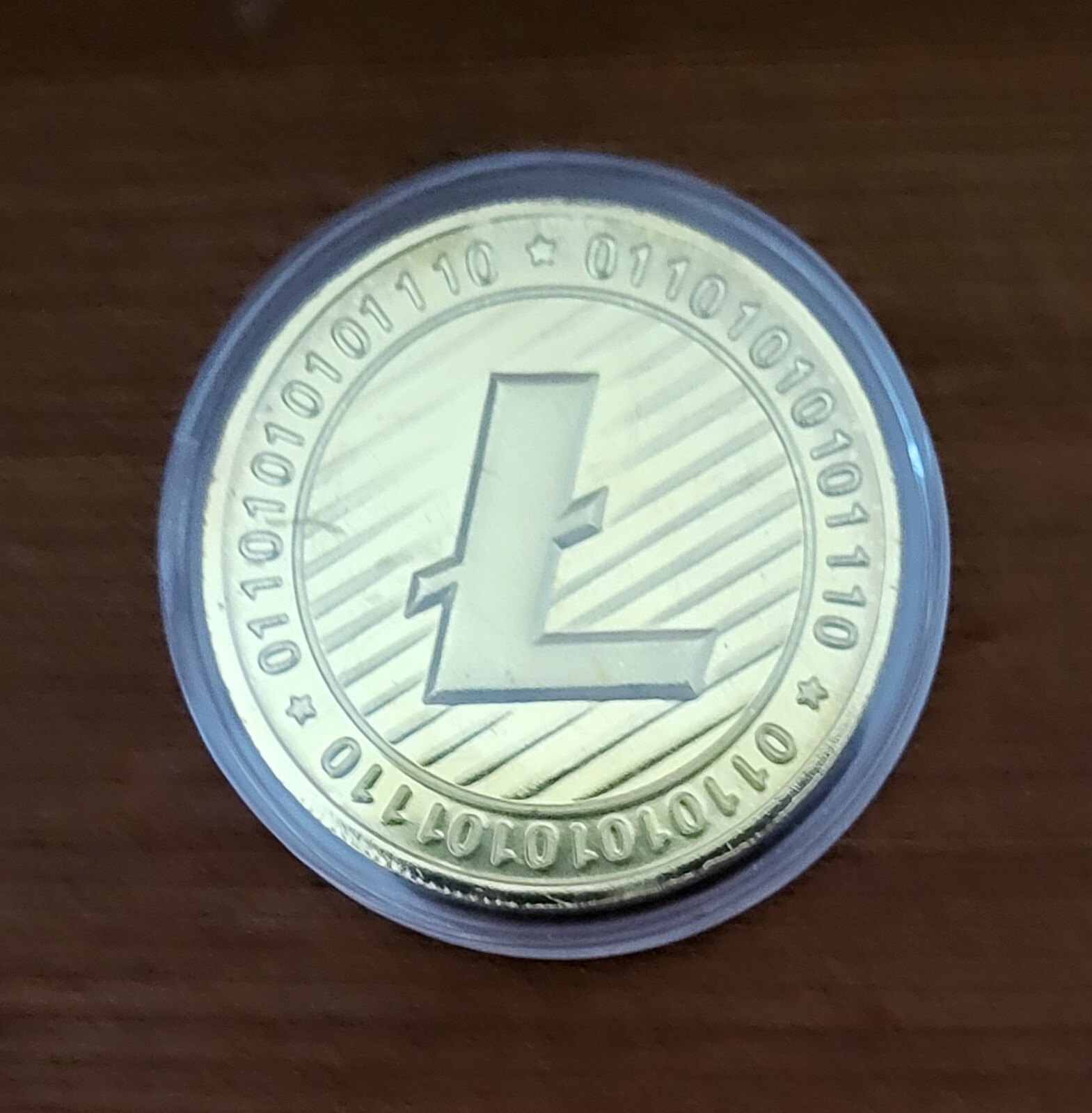 Litecoin V2 Novelty Lucky Heads Tails Challenge Coin Very Nice USA Seller gallery
