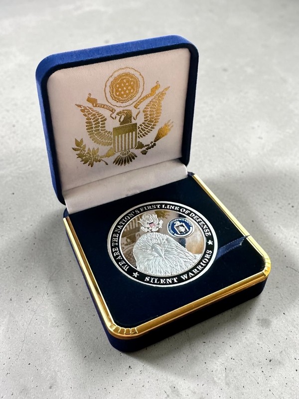 Central Intelligence Agency CIA Special Agent Challenge Coin in Velvet Case gallery