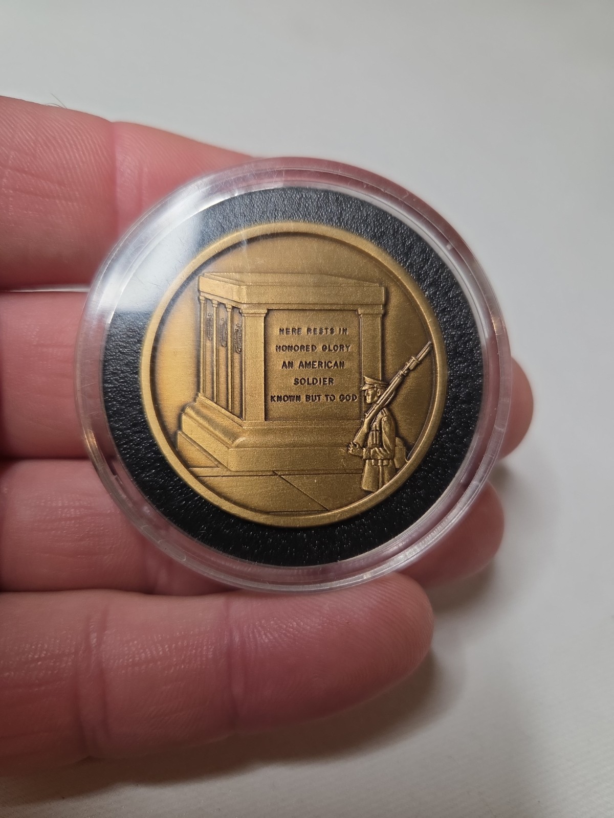 TOMB OF THE UNKNOWN SOLDIER ARLINGTON ARMY CHALLENGE COIN 1996 BRONZE 1.5" gallery