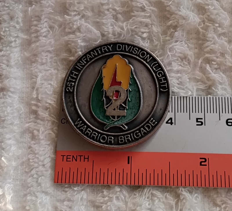 AUTHENTIC 25ID SCHOFIELD BARRACKS HAWAII WARRIOR 2ND BDE RARE CHALLENGE COIN gallery