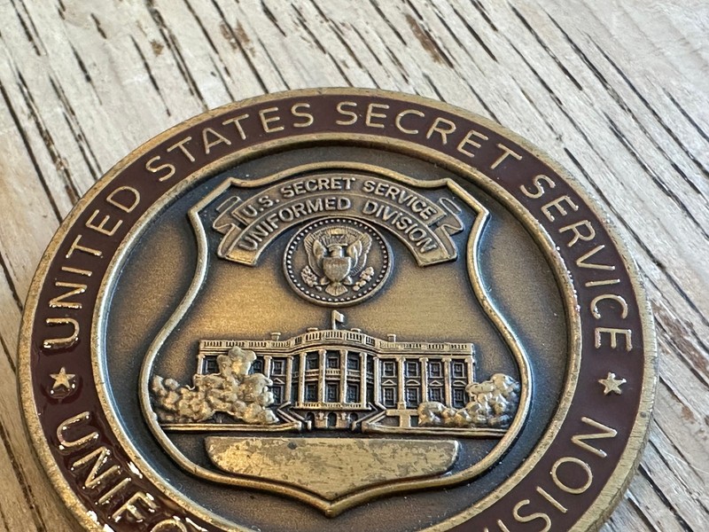 1.75" USSS Secret Service Uniformed Division WHITE HOUSE ~2015 Challenge Coin gallery