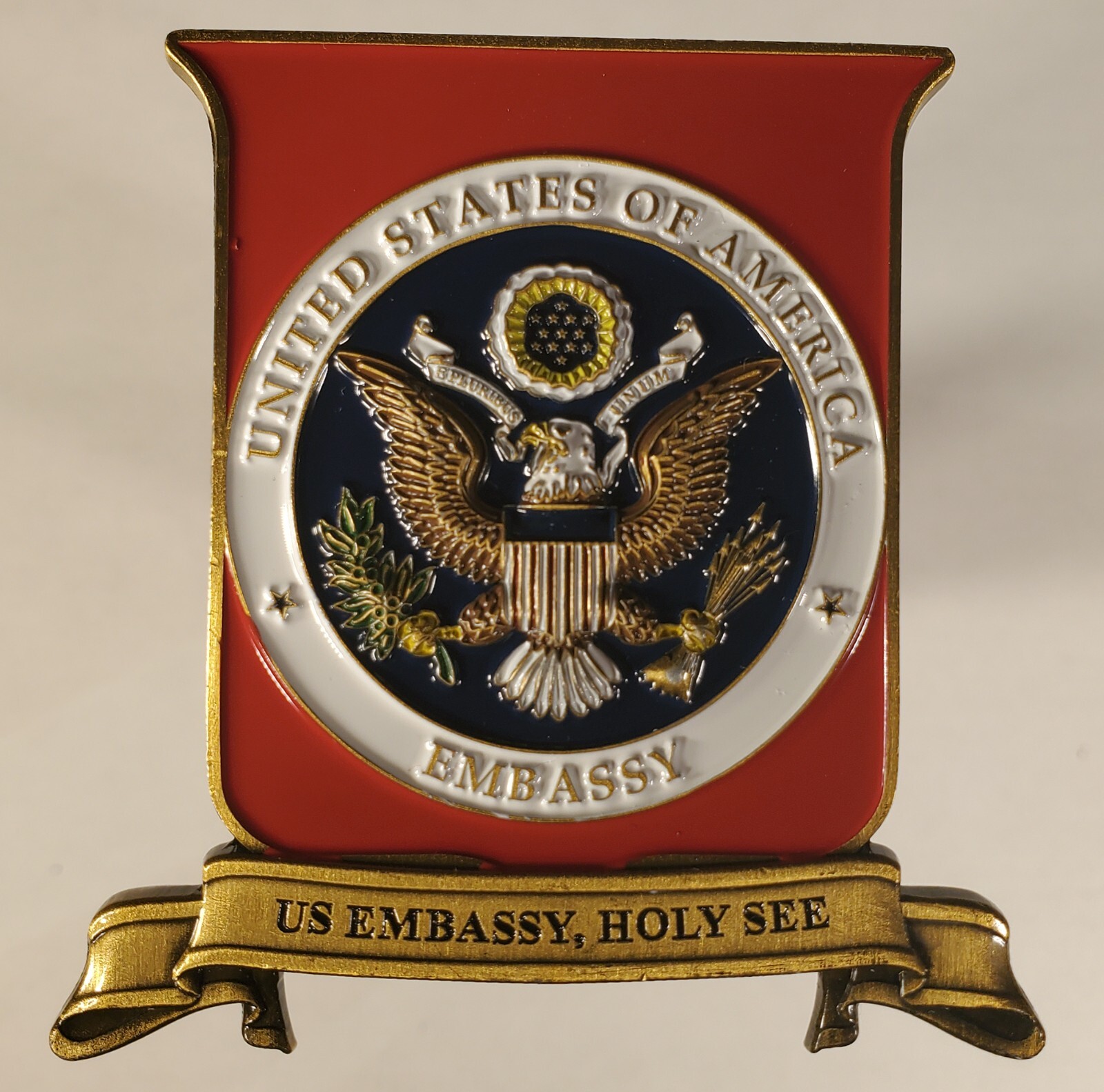 US STATE DEPARTEMENT US EMBASSY VATICAN CITY CHALLENGE COIN 2" wth 2.5" ht 174 gallery
