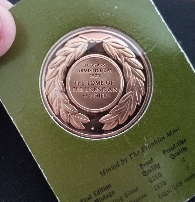VINTAGE CARDED Tomb of the Unknown Guard The Old Guard BRONZE US Challenge Coin gallery