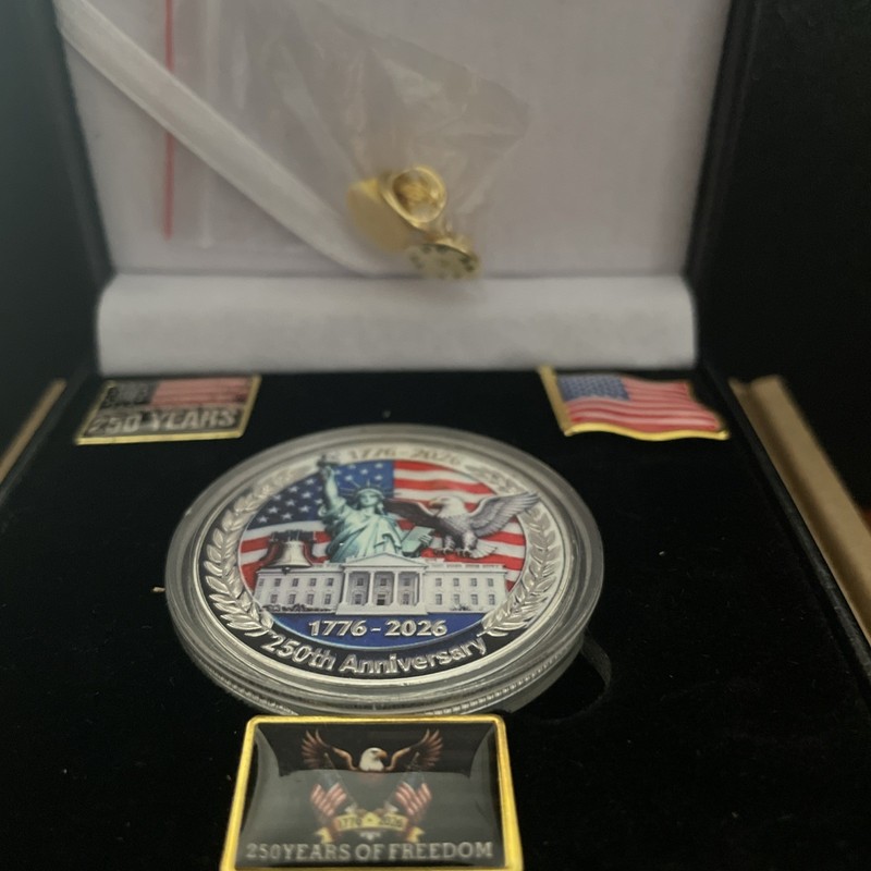 United States 250 Anniversary Challenger Coin Commemorative Collectible 1 pc gallery