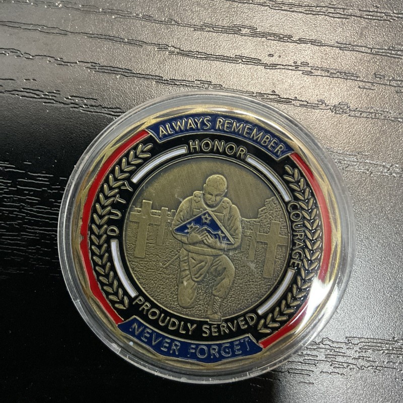 USA Military Challenge Coin WE STAND FOR THE FLAG-WE KNEEL TO THE FALLEN gallery