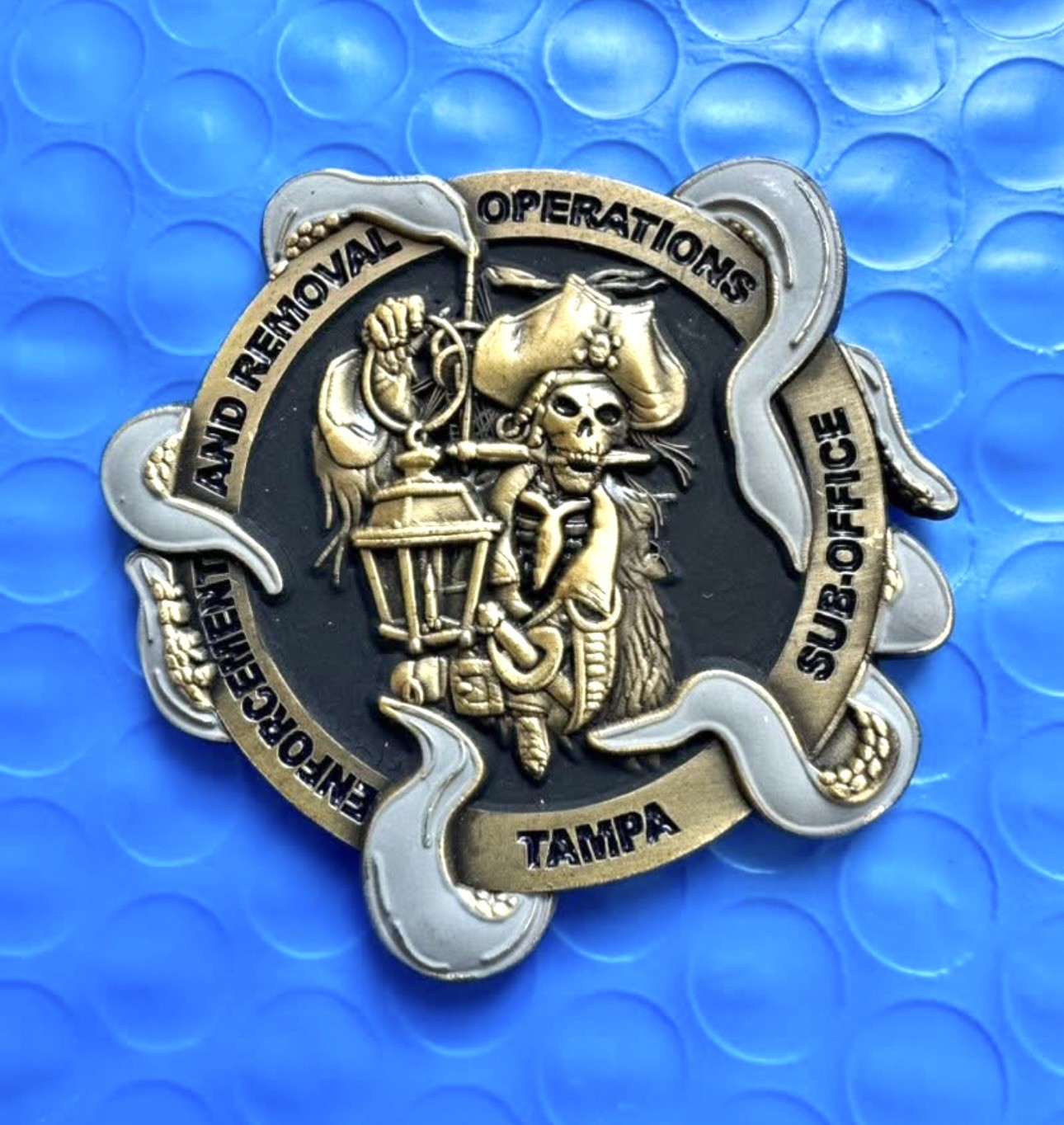 💥RARE ICE TAMPA FLORIDA PIRATE Coin HSI DEA FBI ATF USMS USSS GANG NARCOTICS gallery
