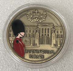 Vintage Buckingham Palace Great Britain Souvenir Challenge Coin