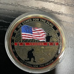 USA Military Challenge Coin WE STAND FOR THE FLAG-WE KNEEL TO THE FALLEN