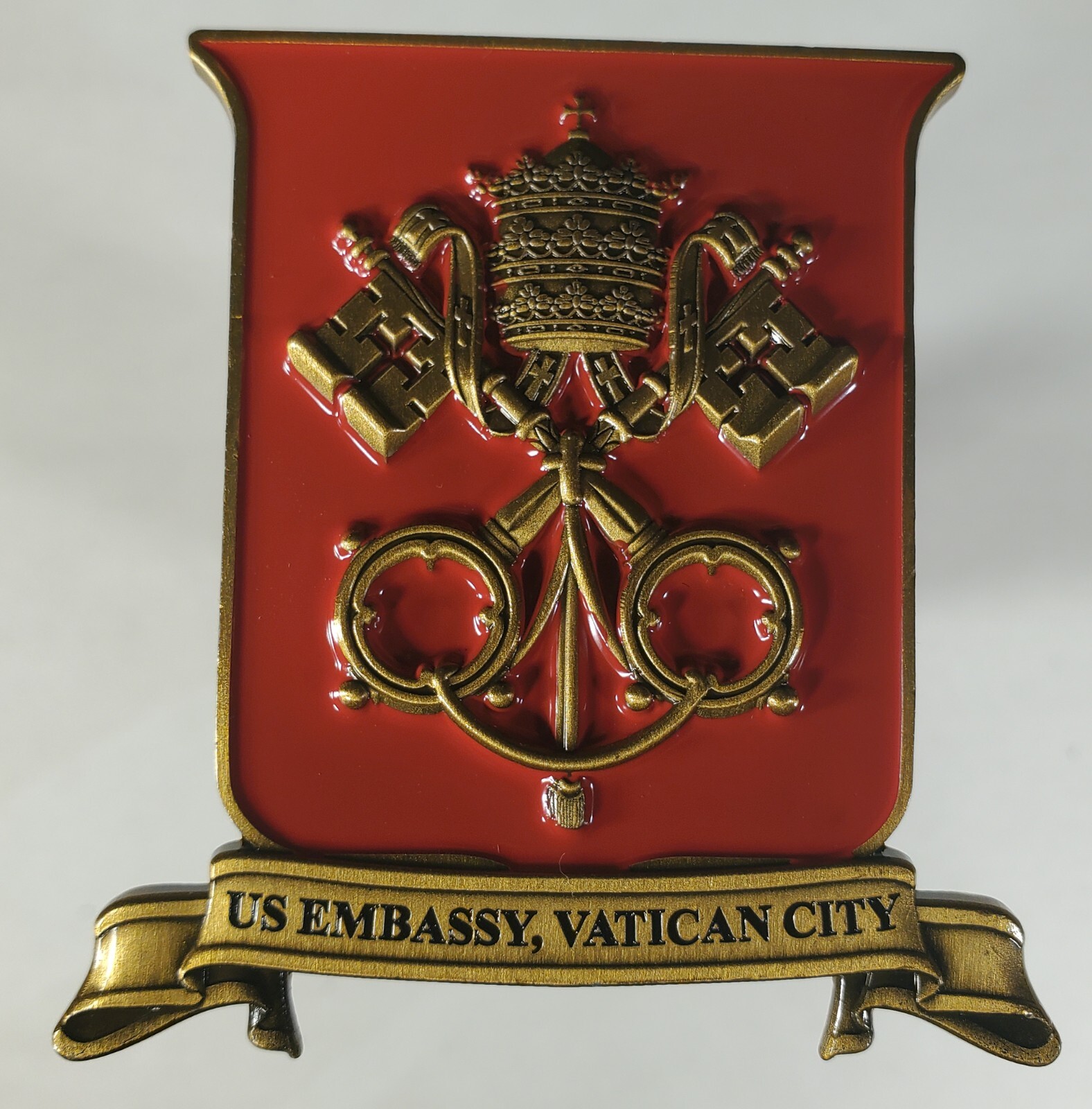US STATE DEPARTEMENT US EMBASSY VATICAN CITY CHALLENGE COIN 2" wth 2.5" ht 174 gallery