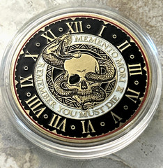 5 Pcs Coin/Token NEW BLACK & GOLD-Stoic Memento Mori/Memento Vivere 1.5″
