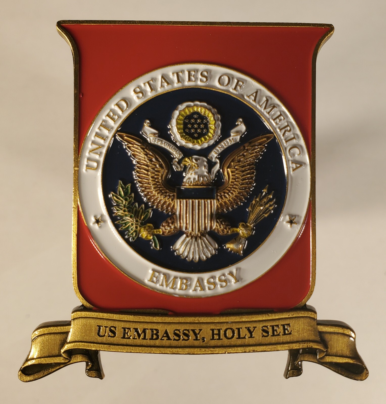 US STATE DEPARTEMENT US EMBASSY VATICAN CITY CHALLENGE COIN 2" wth 2.5" ht 174 gallery